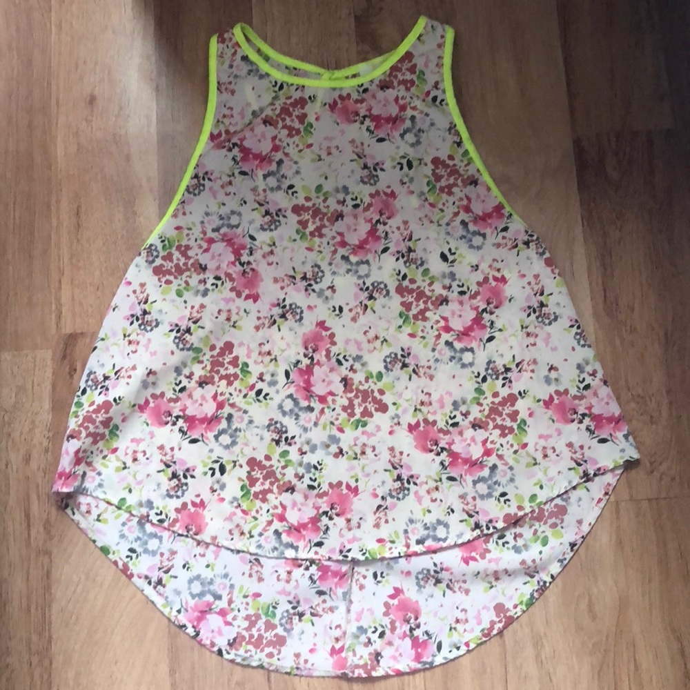 Flowy Top with floral patterns